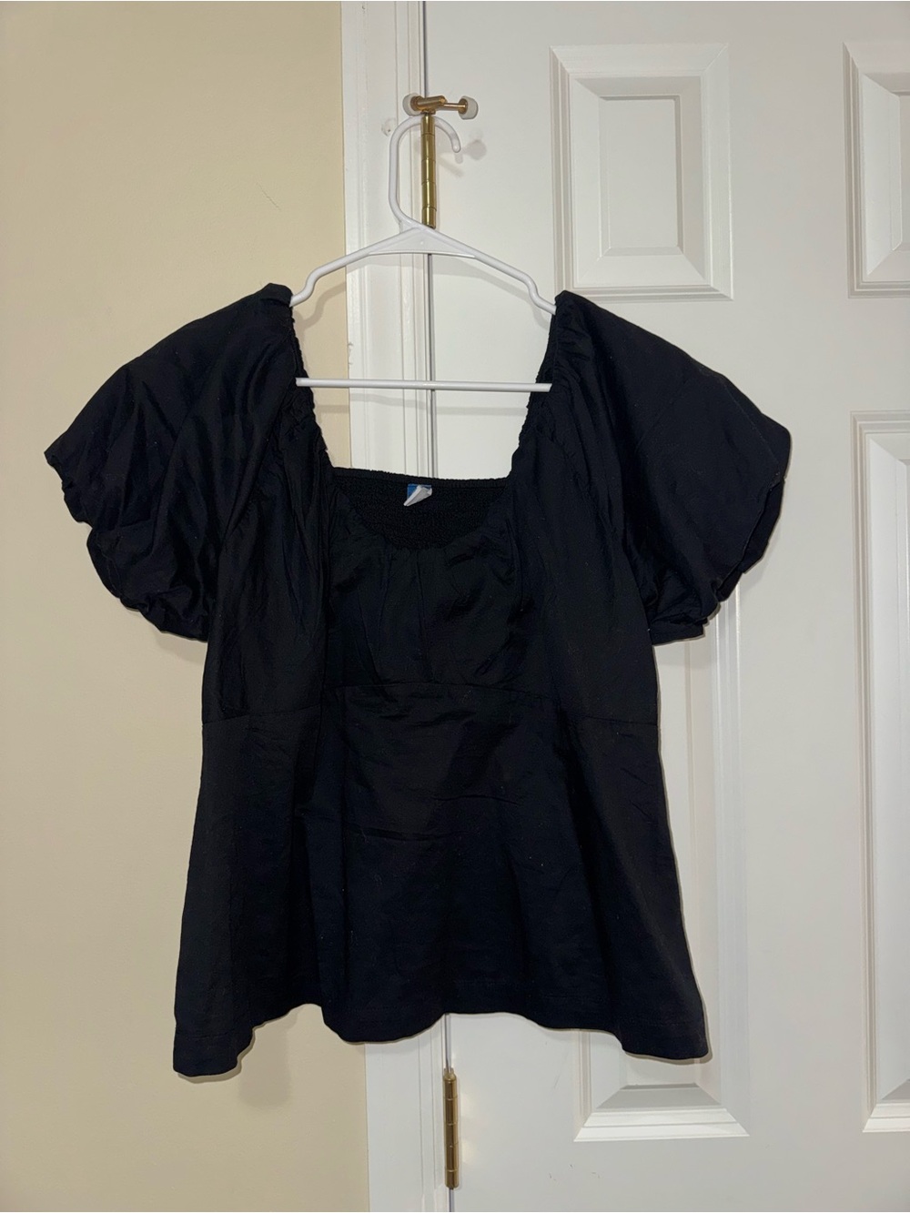 NWT Black Puff Sleeve Peasant Top - Women's